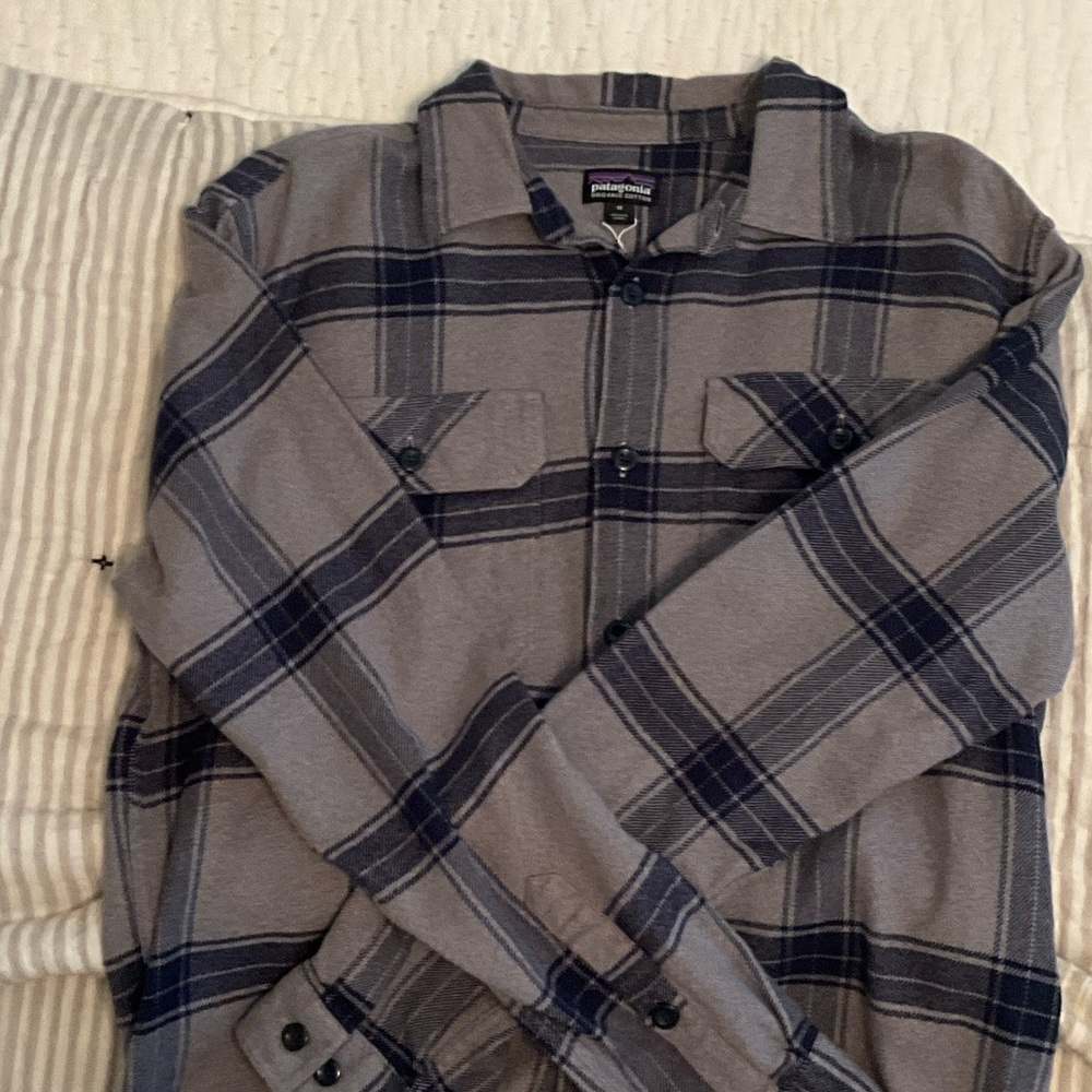 Patagonia Gray and Blue Plaid Casual Button Down Shirt